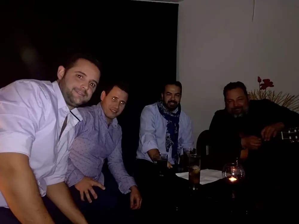 De castaño oscuro
