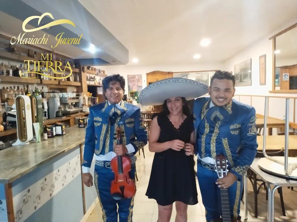 Mariachi Juvenil Mi Tierra