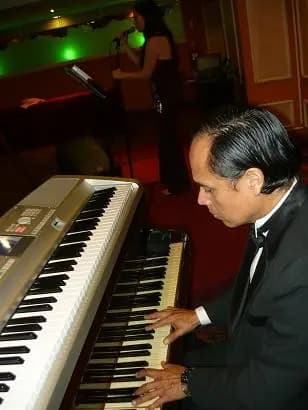 Oscar Miranda al piano