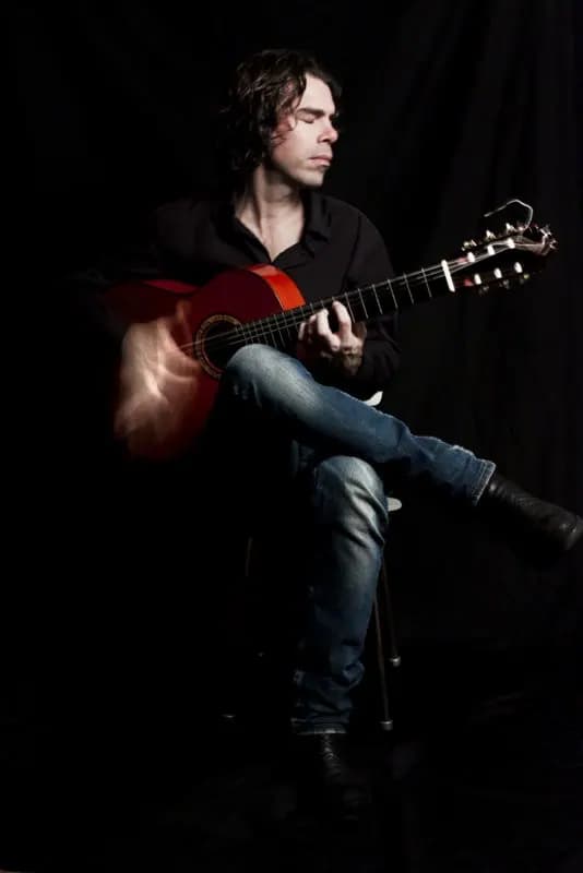 Santi Cruz