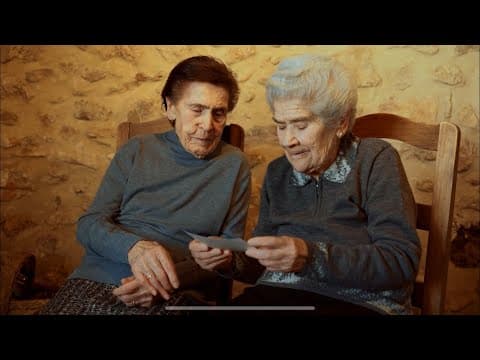 Kike & Manu - Abuela [Video Oficial]