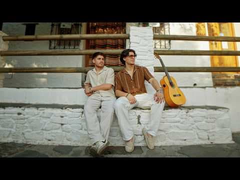 Kike & Manu - Y Llegaste Tú [Video Oficial]