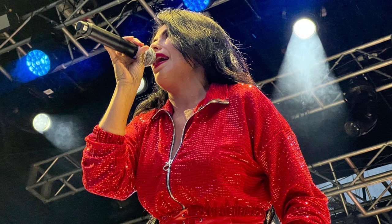 Selena Leo