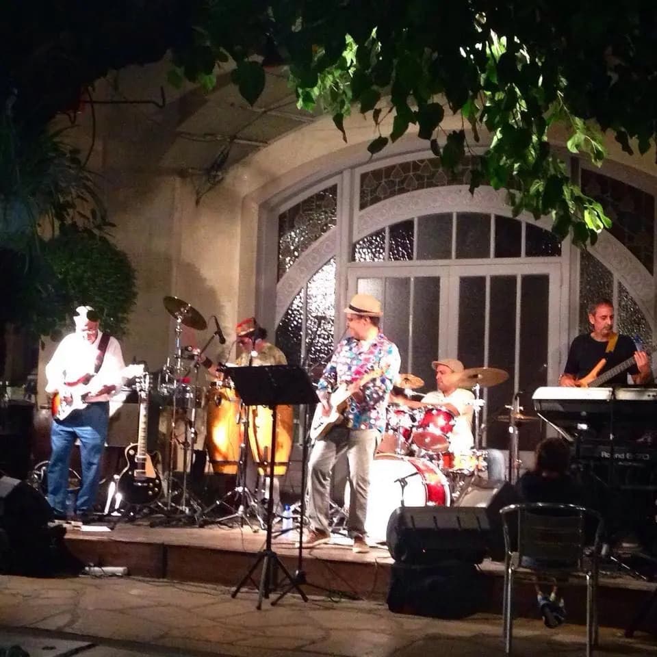 RETRO's sound